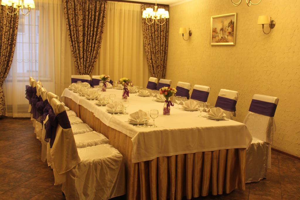 Hotel Complex Verhovina Kyiv Exterior photo
